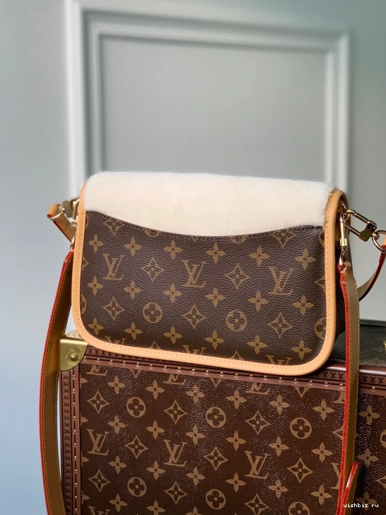 WIS VUITTON LOUIS Diane Nano 1211